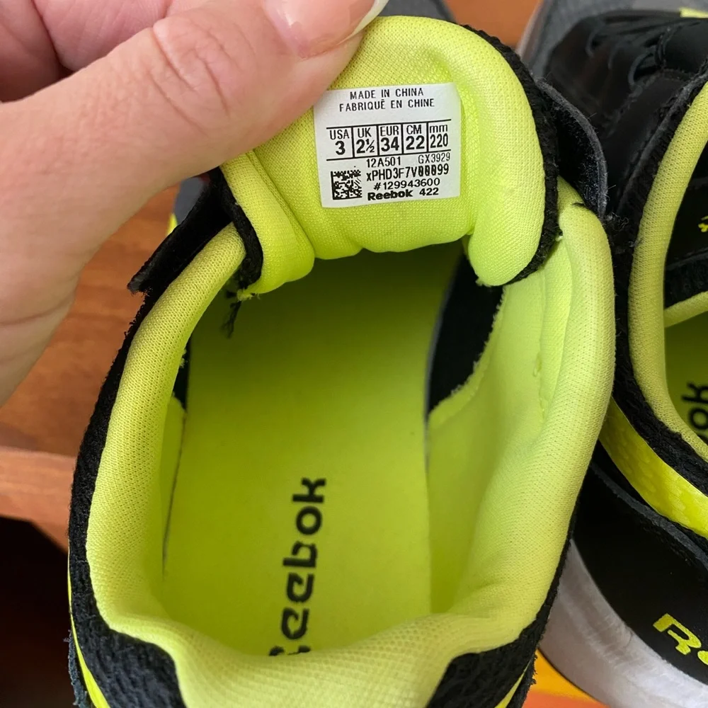 Kids Reeboks - Picture 5 of 5